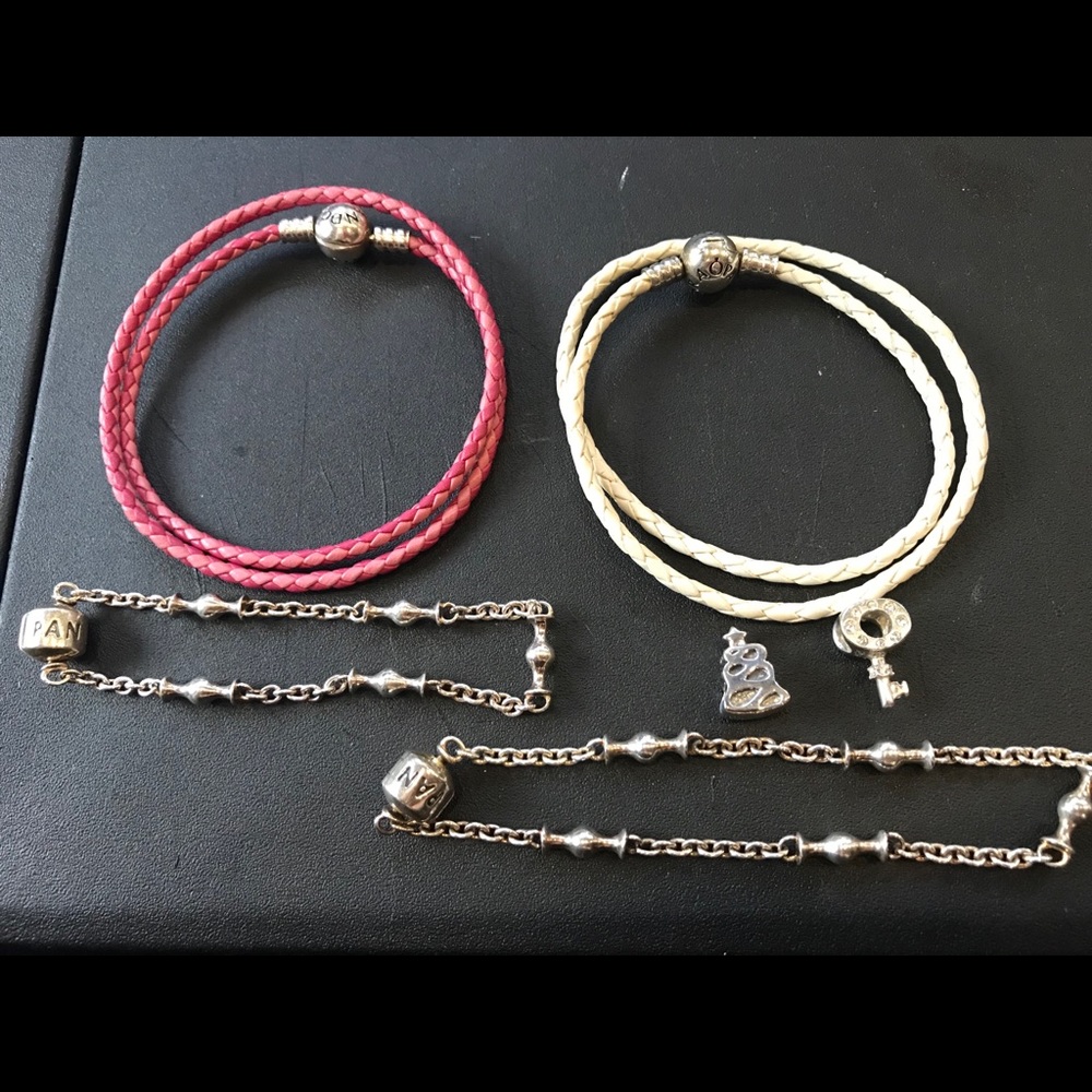 Pandora and Chamilia